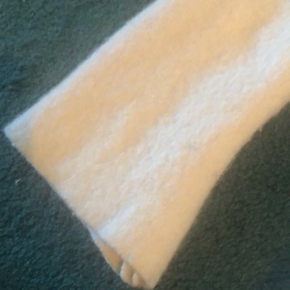 Icelandic jacket ivory worn some pilling could do with a shave or lint brush - Picture 2 of 6